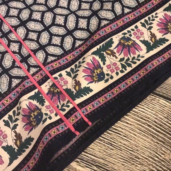 Collective Concepts Stitch Fix Blouse Small - Picture 3 of 3